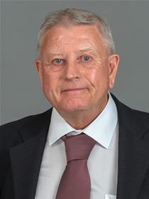 Photo of Andrew Eales