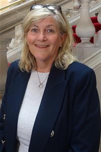 Photo of Sarah Emberson